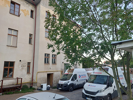 Izolace stropu bytového domu v Polné